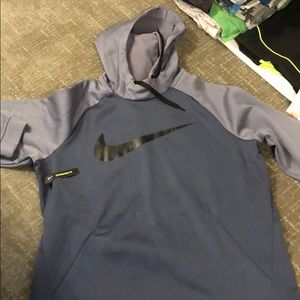 NWT Nike therma dri fit hoodie